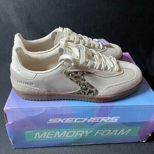 “SKECHERS - SHIMMERING SPOTS” 
WOMEN’S SIZE 6.5. NIB